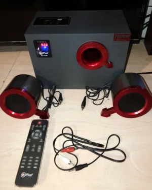 نظام صوتي ستيريو مع راديو