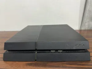 سوني 4 فات نظيف بحالة ممتازة  Sony 4 fat in a great shape