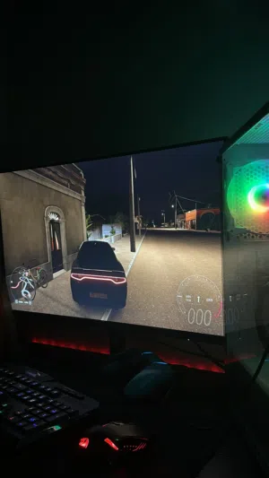 شاشه جيمنج نضيفه