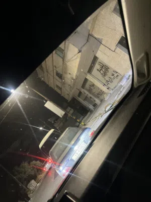 مخازن تجارية للبيع بسعر مغري.
