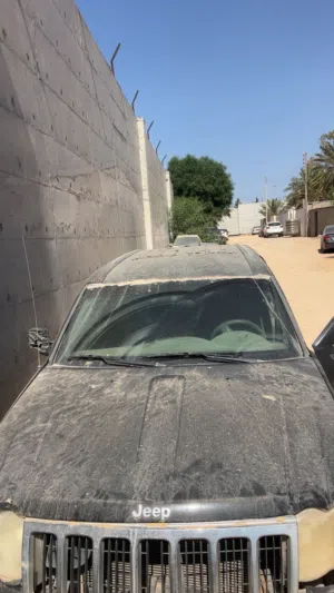 سياره فيهاا عيب في الكنبيو تغير اوله وتانيه