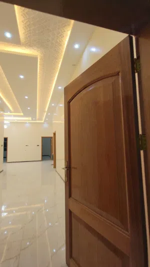 شقق سكنية للايجار اول ساكن vip في شارع الخمسين قرب مول العرب  التفاصيل اسفل الوصف