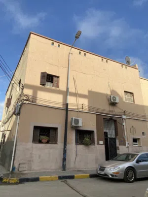 165 m2 4 Bedrooms Townhouse for Sale in Tripoli Bin Ashour