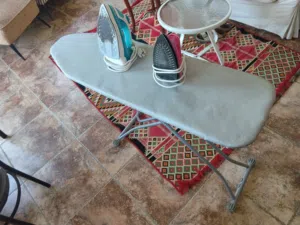 Iron and table - مكواة وطاولة الكي