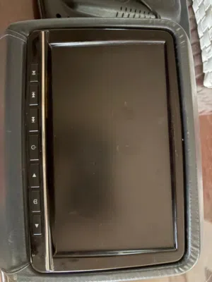 للبيع تلفزيونين حق السياره الأصلين من وكاله التويوتا   2 tv car for sale original from Toyota sho