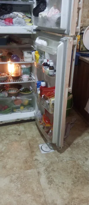 ثلاجه للبيع مستعمله