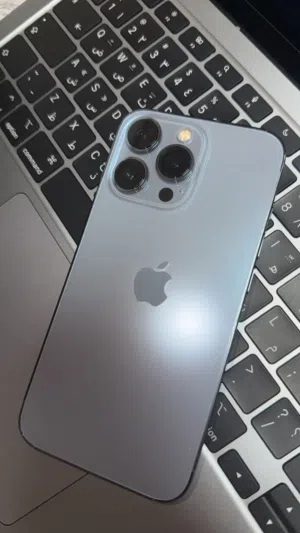 I phone 13 pro Ocean blue 10/10 Scratch less