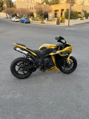Yamaha r1 2011