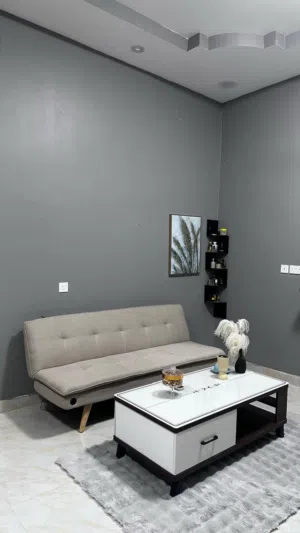 للبيع كنب وطاوله غير مستخدمات فقط مبطله من الكرتون مع زوليه