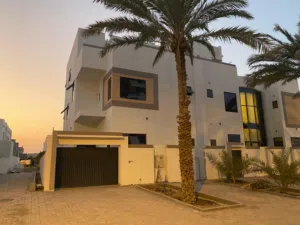 300 m2 5 Bedrooms Villa for Rent in Muscat Al Mawaleh