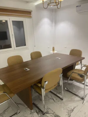 طاولة اجتماعات فخمة جدا vip