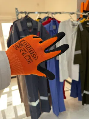 قفازات ، افرولات ، قميص و بنطلون من شركة INDIGO with SIAYB TRADING