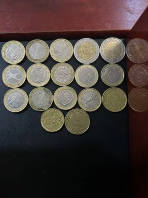 عدد 17 coins فئة يورو بتواريخ مختلفه قيمتهم 17.20 يورو