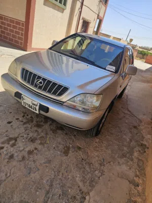 لكزس RX300موديل 2003السيارة الله يبارك خالية من العيوب