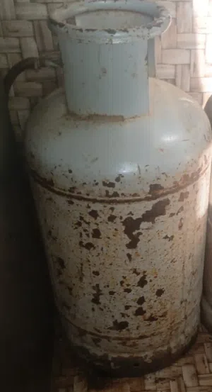 طباخة للبيع مع اثنين سلندر