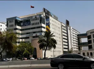 للايجار معرض ارضي موقع مميز شارع السلطان قابوس مباشره بالعذيبه ،For Rent: Premium Showroom in Al