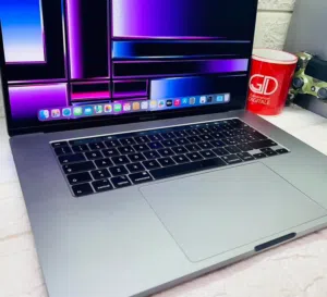 MacBook pro core i9 GRAPHICS TOUCH BAR جرافيك مونتاج تاتش بار مواصفات عاليه جدا