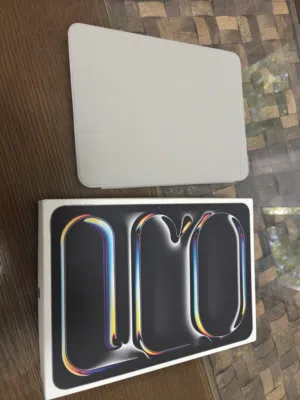 ipad pro 11 inch M5 256 GB  ايباد برو 11 اتش ام 5 under Apple warranty