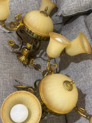ثريات للبيع