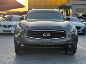 Used Infiniti FX35 in Sharjah