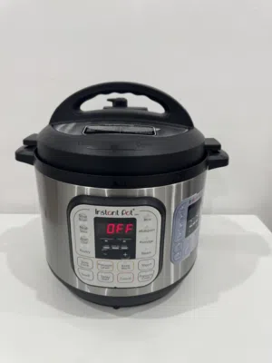 قدر طبخ كهربائي انستانت بوت  8 ليتر حالة  فوق الممتازة كالجديد Instant pot 8 liters