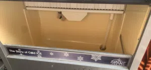 ماكنة صنع مكعبات ثلج