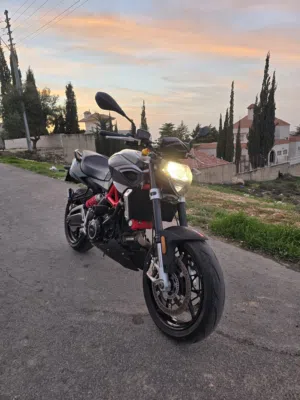Aprilia Shiver 900 – موديل 2017