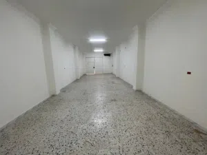 عدد 2 مخازن للايجار بالقرب من طريق الخدمات الحي الجامعي (طرابلس)