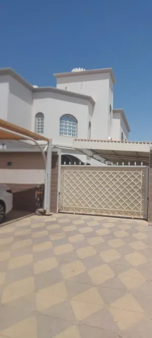 110 m2 3 Bedrooms Apartments for Rent in Muscat Al Mawaleh
