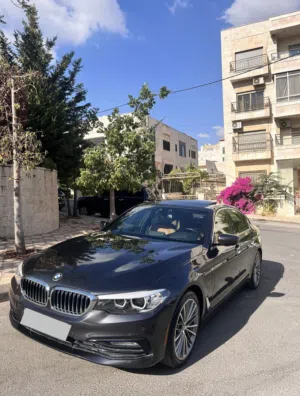 BMW 530e 2018بي ام  دبليو الفئة الخامسة