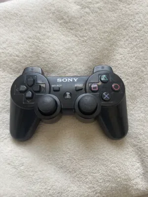 PlayStation 3 remote controller. بليستيشن 3 مستخدمة قليل قير بليستيشن 3