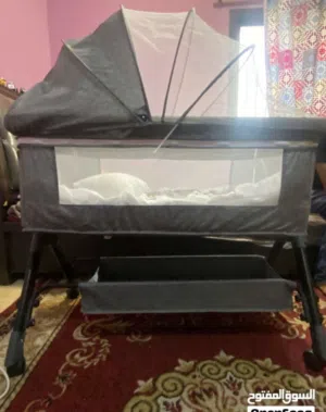 للبيع سرير أطفال