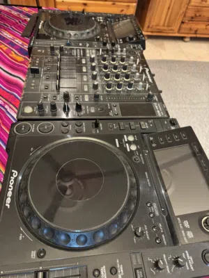 Pioneer CDJ 2000 + DJM 800 + Flight Case