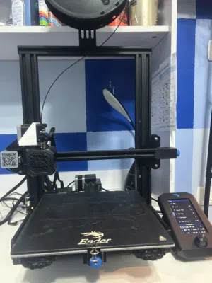 طابعة Ender 3 V2 شبه جديد استعمال خفيف