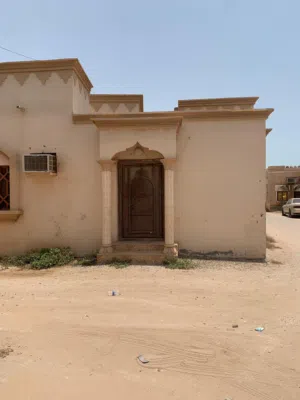 220 m2 2 Bedrooms Townhouse for Rent in Al Sharqiya Ja'alan Bani Bu Ali
