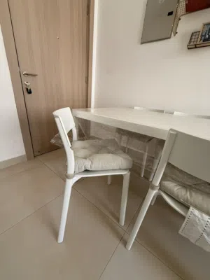 طاوله طعام من ايكيا