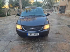 كريسلر قراند فيوجر 2003