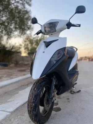 دراجه ماكس مضلع نضيفه ما مفتوحه بسعر مناسب الوصف مهم.....................................