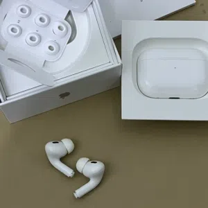ايربودز برو 2 بحالة ممتازة مع كامل الملحقات AirPods pro 2