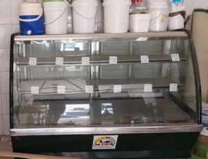 ثلاجة غرض معجنات ممتازه للبيع في ضاحيه الامير حسن لتواصل رجاء التواصل عبر الرقم المذكور