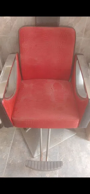 كرسي للبيع بحاله جيده