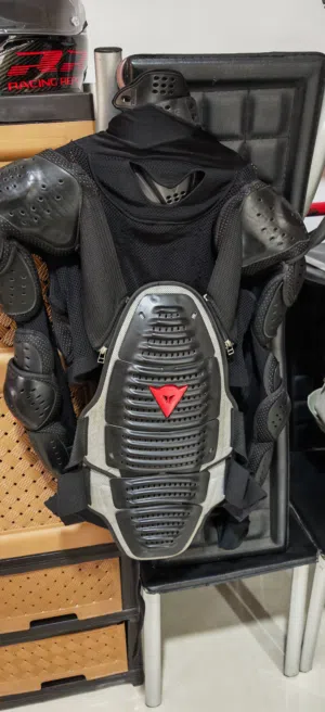 واقي دراجة نارية سيفتي ماركة DAINESE" إيطالي قياس L