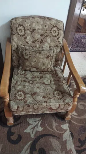 طقم مورس وطقم كنب وفراش عربي بحاله جيده جدا
