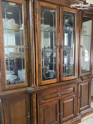 طاولة سفرة مع بوفيه و8 كراسي