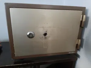 جزنة مكتب او منزل حديد اصلي