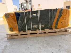 ME brand  soosan sb121 breaker open type  available