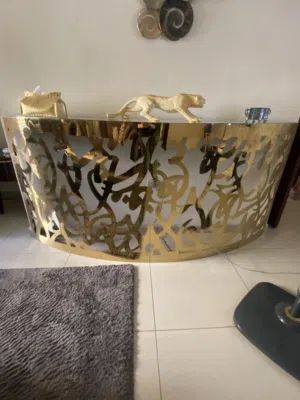 كونسول نحاس محفور بالكامل بالخط العربي مفرغ يدوي تحفه فنيه للمدخل والضيافه حجم كبير جديد غير مستخدم