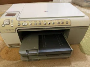 آلة تصوير وطباعه HP ملونة