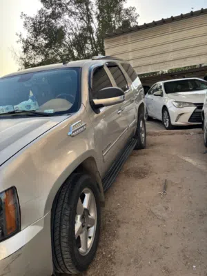 للبيع تاهو موديل 2008 بحاله جيده LTZ شرط الفحص