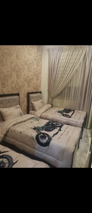 ستارة ساتان ودانتيل